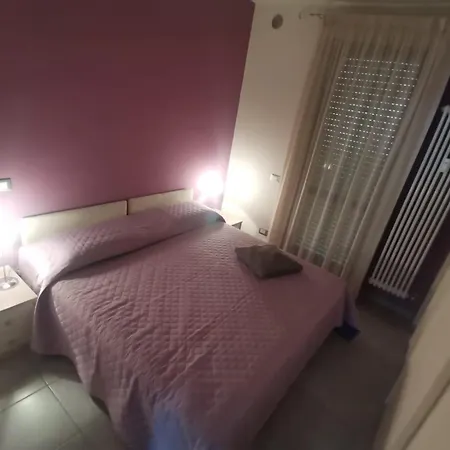 Casa Violetta Daire Alba (Piedmont)